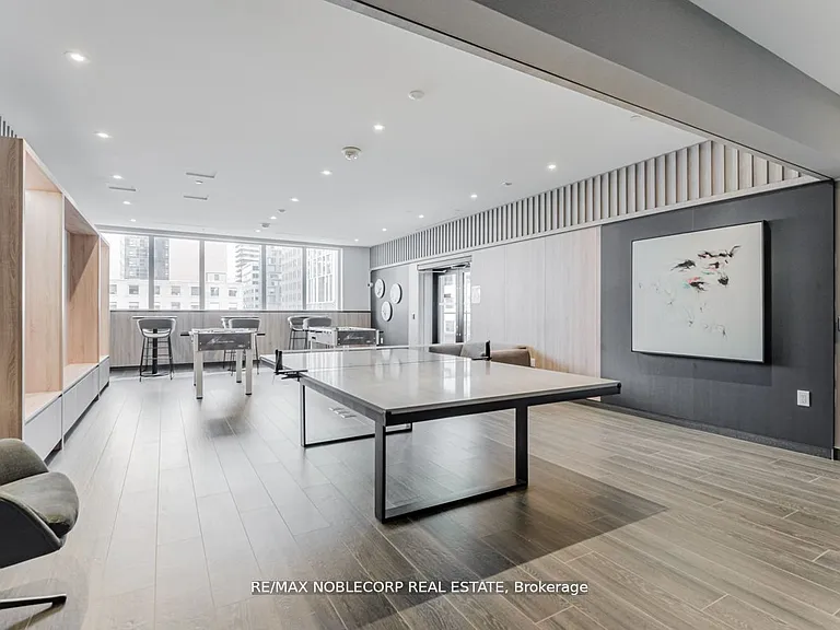 357 King St W #3409 — Photo 18
