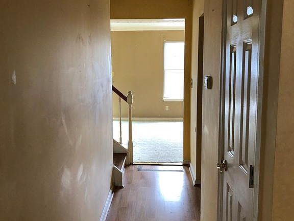 2nd image of 1464 Landis Cir