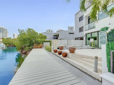 357 Poinciana Dr #1111, North Miami Beach, FL, 33160