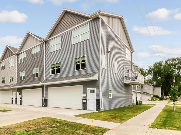632 10th Ave N, Fargo, ND 58102