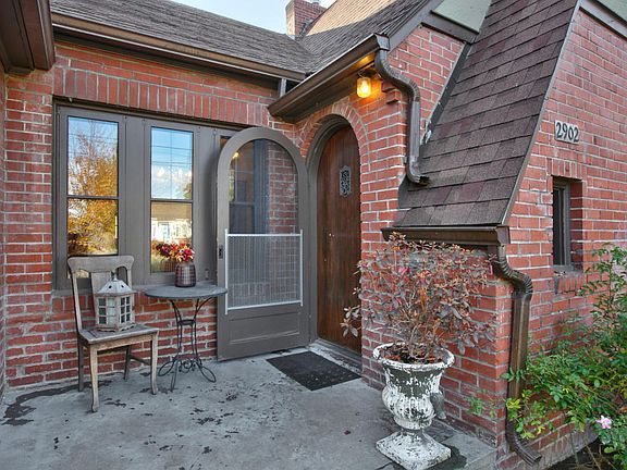2nd image of 2902 W Yakima Ave