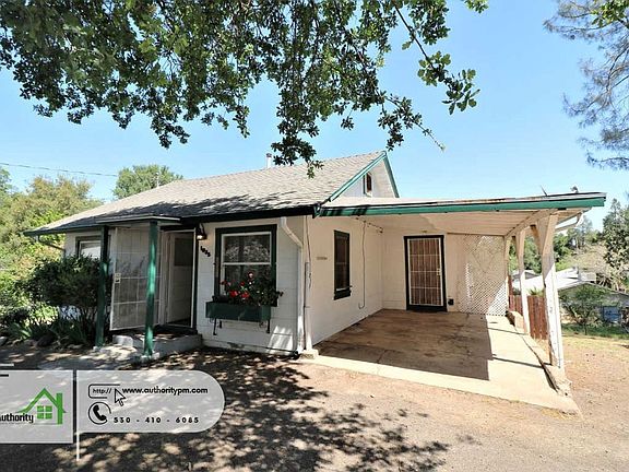 2nd image of 1825 Grand Coulee Blvd
