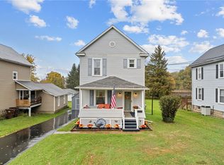513 E Pine St, Grove City, PA 16127