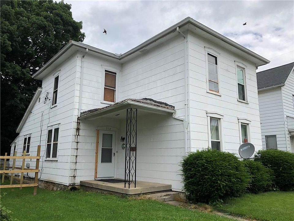 2nd image of 712 Cedar St