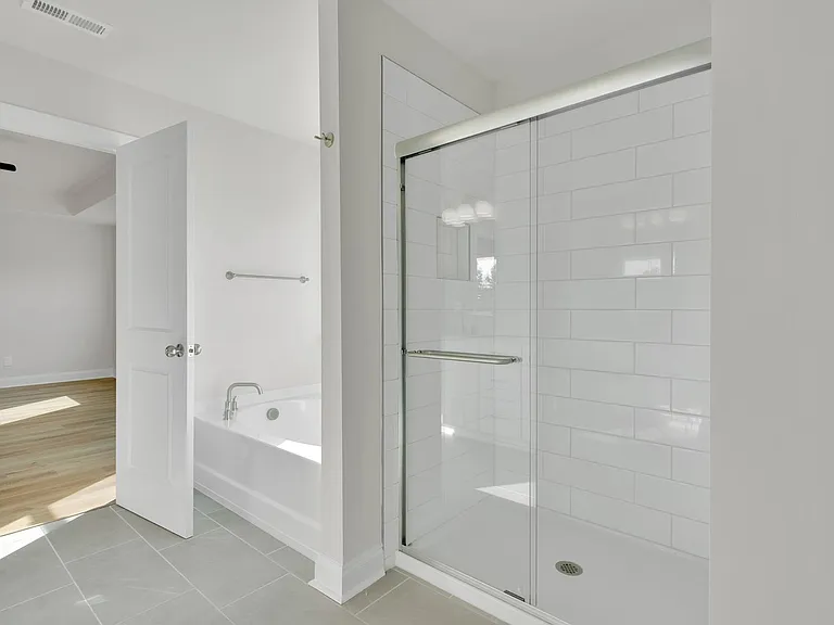 726 Lithia Inn Rd — Photo 17