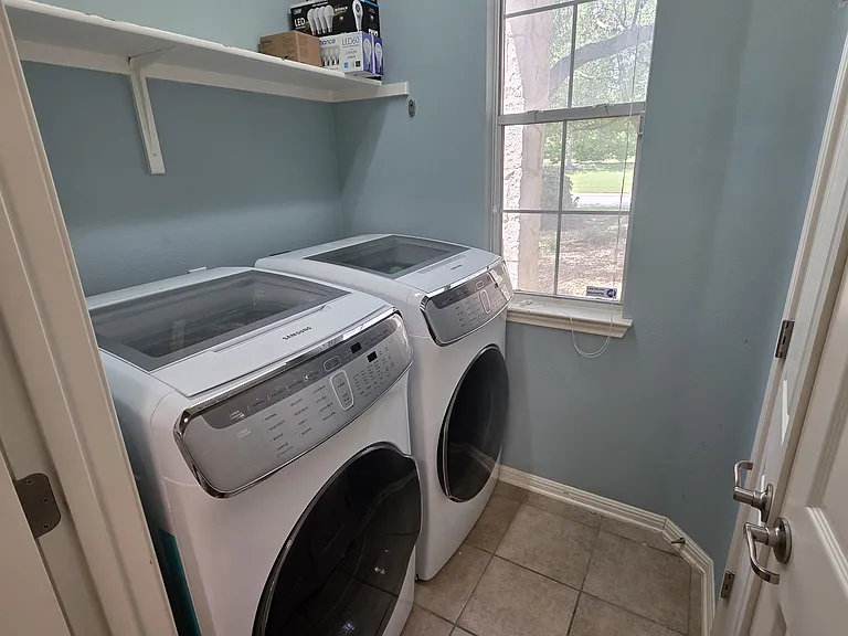7901 Southwest Pkwy #15 — Photo 16