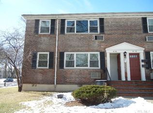 6782 152nd St, Flushing, NY 11367
