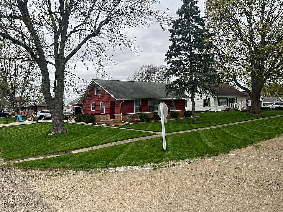 2nd image of 302 W 2nd St