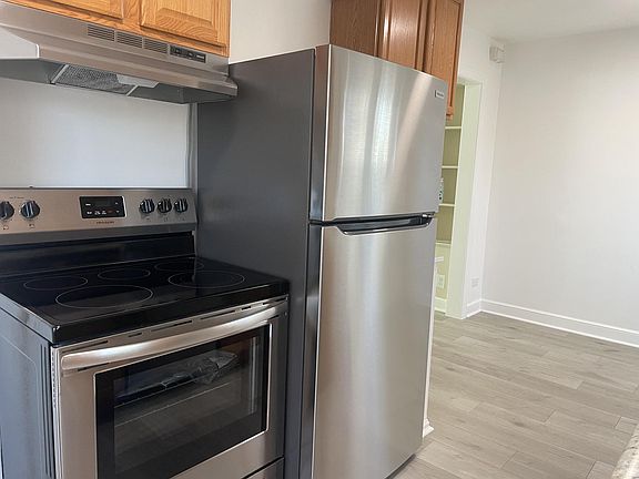 3rd image of 1818 Orchard St