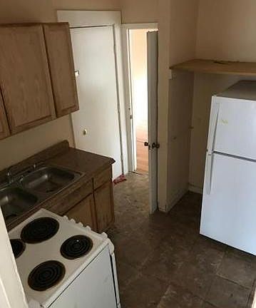 5th image of 823 Angela St