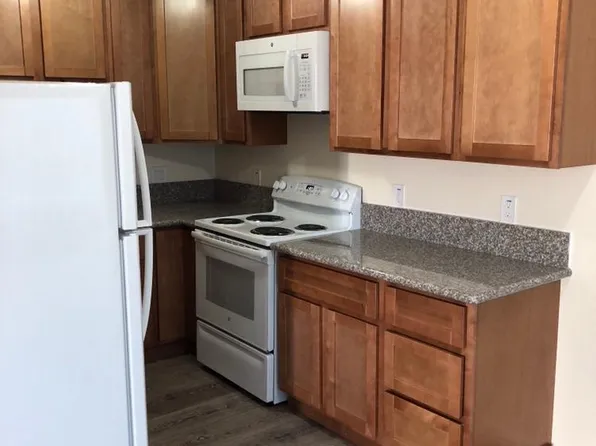 940 O St APT 1, Lathrop, CA 95330