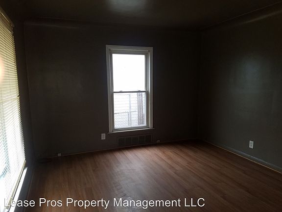 4th image of 25845 Annapolis St