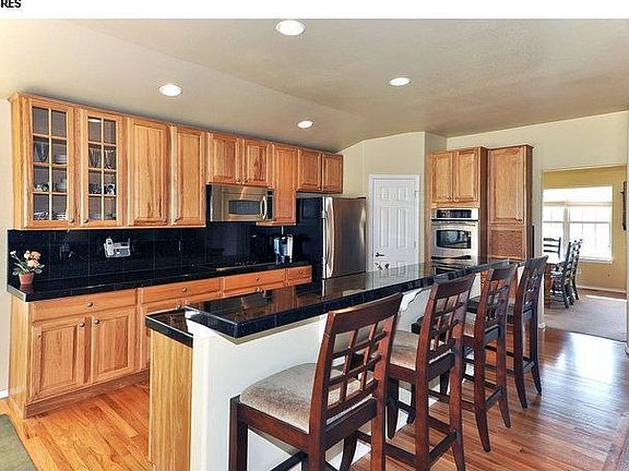 5th image of 4587 Meadowlark Dr