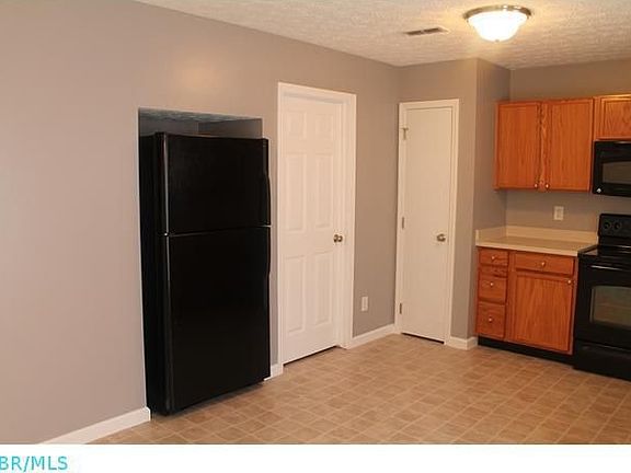 5th image of 375 Ashford Ave