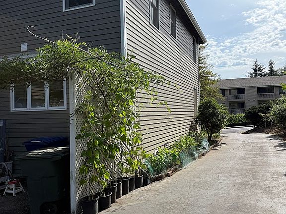 4th image of 535 100th Ave SE