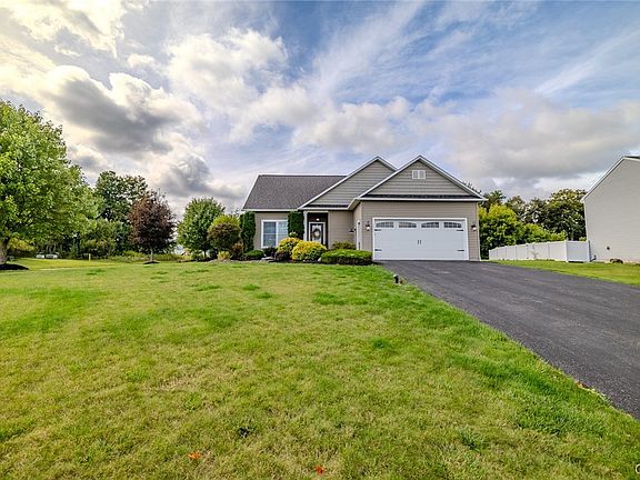 2nd image of 2095 Whisper Ridge Dr