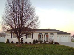 738 W Forsyth Pkwy, Forsyth, IL 62535