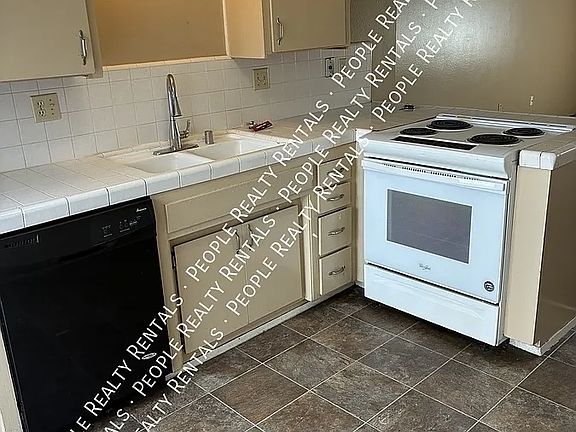 4th image of 2714 S Real Rd APT A