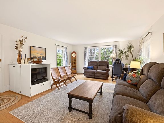 3rd image of 48 State St