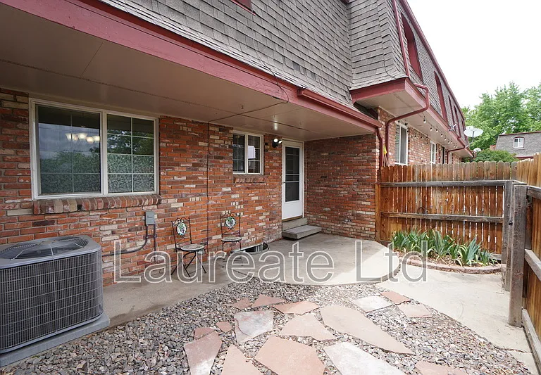 1110 Dexter St — Photo 19