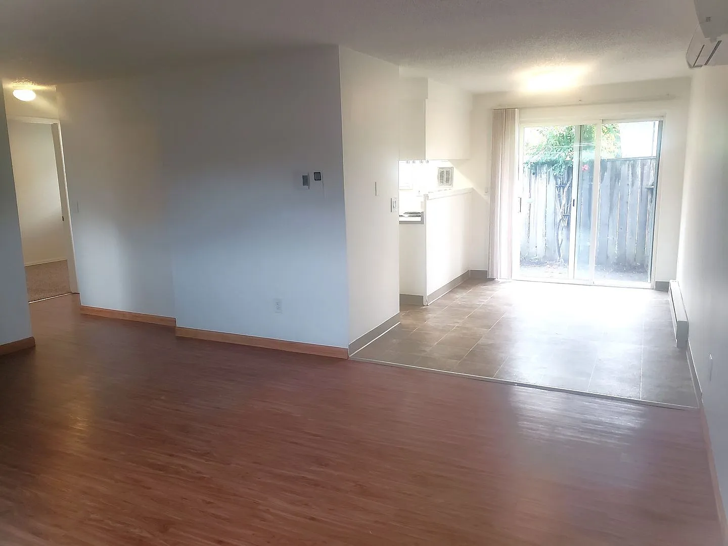 SE - 910-912 Tacoma Ave Duplex — Photo 3