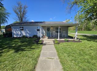 111 E Maple St, Mentone, IN 46539