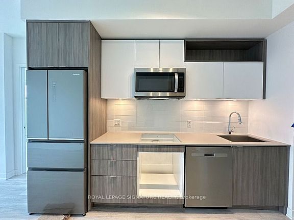 4th image of 135 Lower Sherbourne St #2729