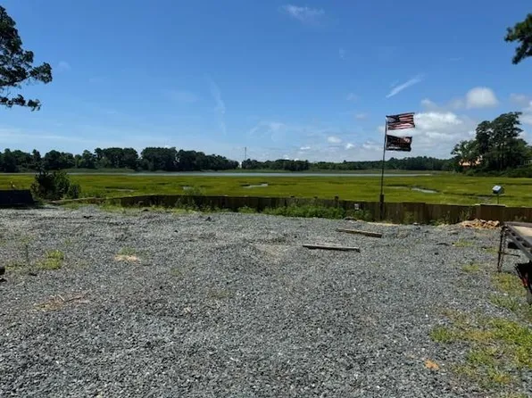 84 & 85 Pin Oak Dr, Horntown, VA 23395
