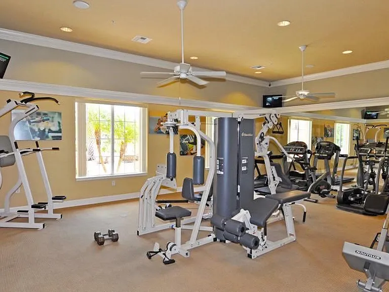 4568 Alberto Cir — Photo 38