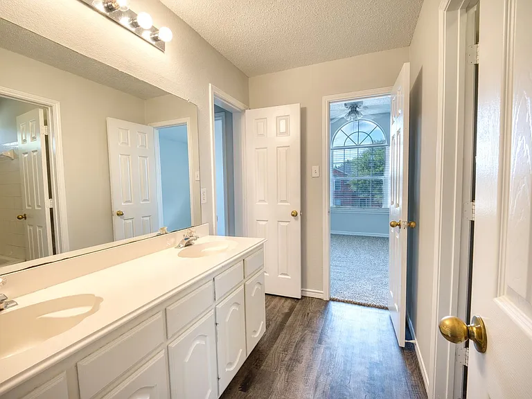 1532 Tanglewood Dr — Photo 9
