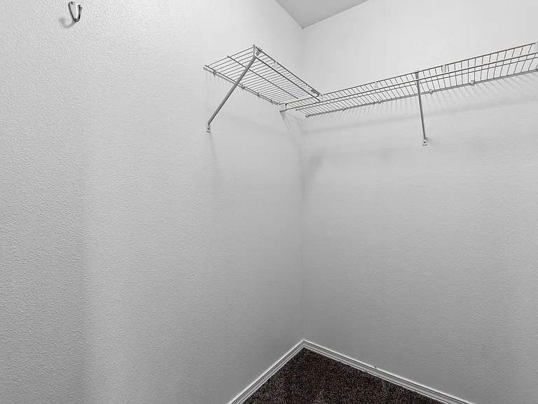 Vessey Park Apartments — Photo 26