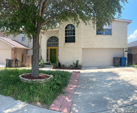 3 bed, 2.5 bath, 1856 sqft, $2,000 — Photo 1