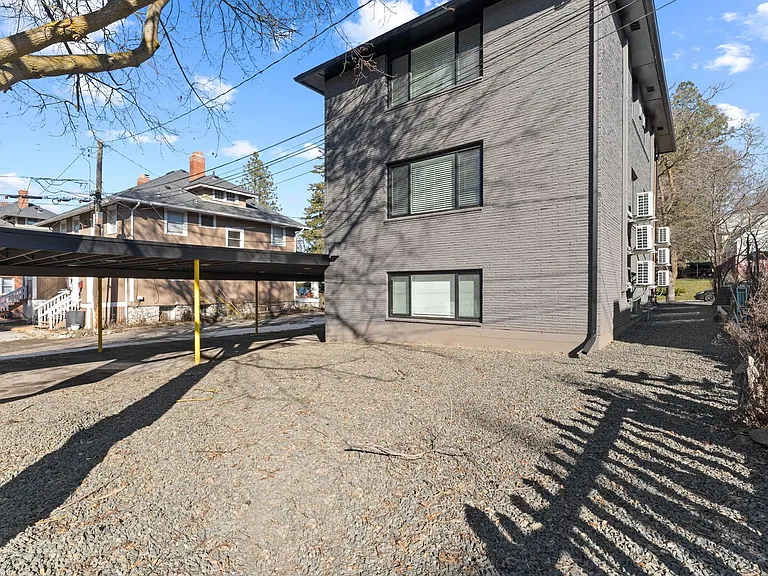 McKinnley Apartments - Luxury Studios! — Photo 15