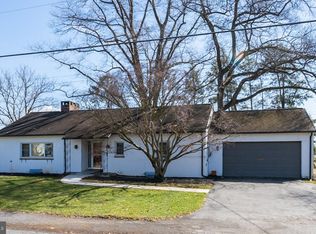 225 School Ln, Mount Joy, PA 17552