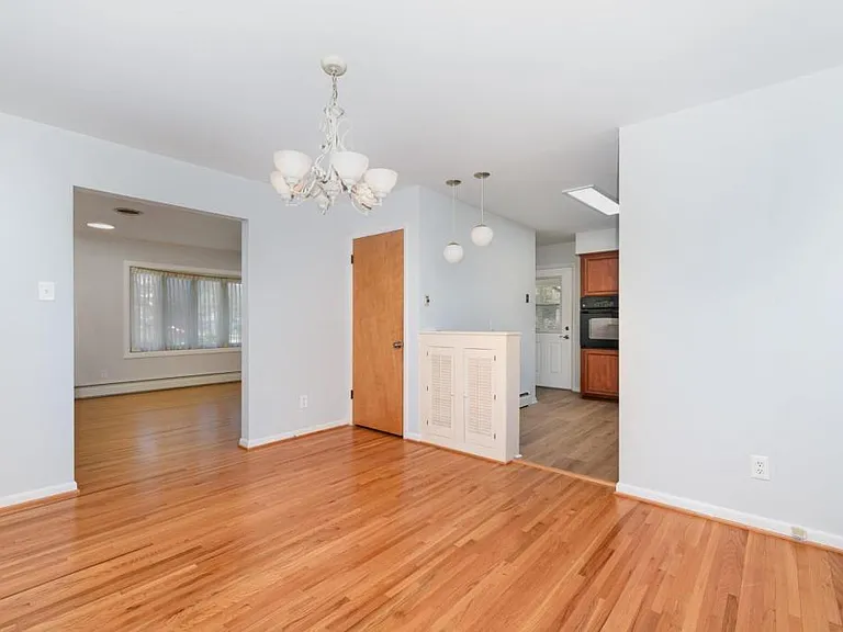 14 Central Blvd — Photo 8
