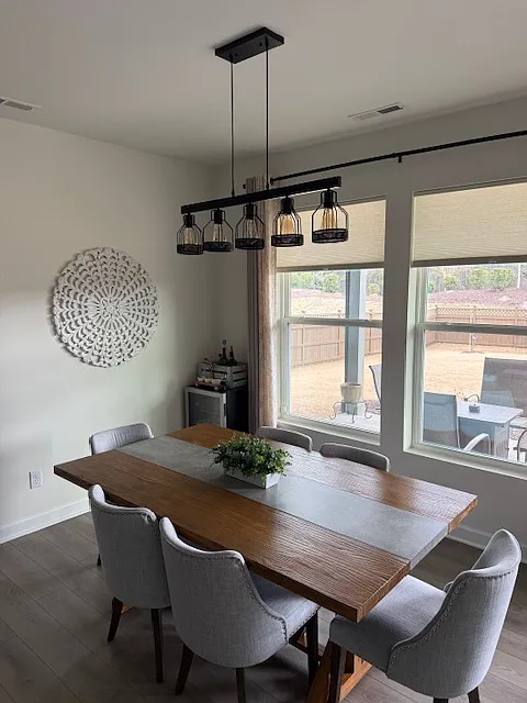 4 bed, 2828 sqft, $3,600 — Photo 2