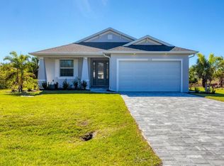 399 Sunset Rd N, Rotonda West, FL 33947