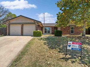 6811 SW Fenwick Ave, Lawton, OK 73505