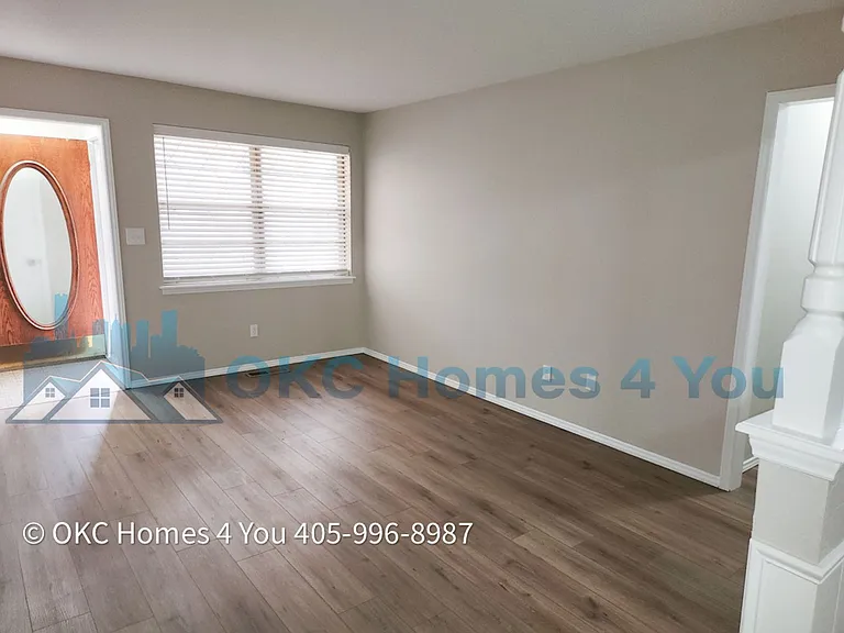 401 SW 63rd Pl — Photo 3