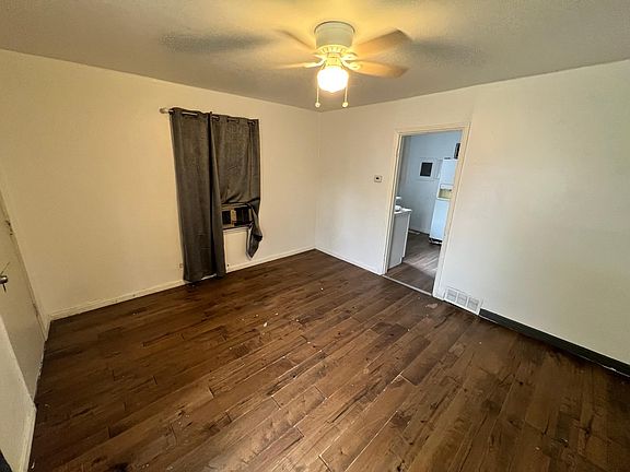 2nd image of 845 W Pacific Ave