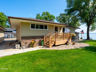 213 Rock Island Dr, Devils Lake, ND, 58301