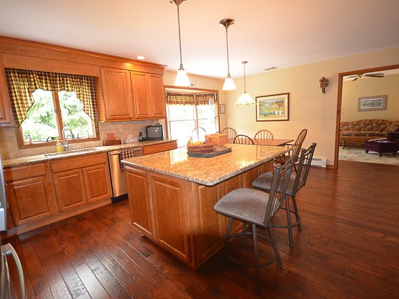 5th image of 6 Old Cedar Dr