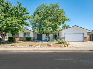 1601 Dovewood Ave, Clovis, CA 93611
