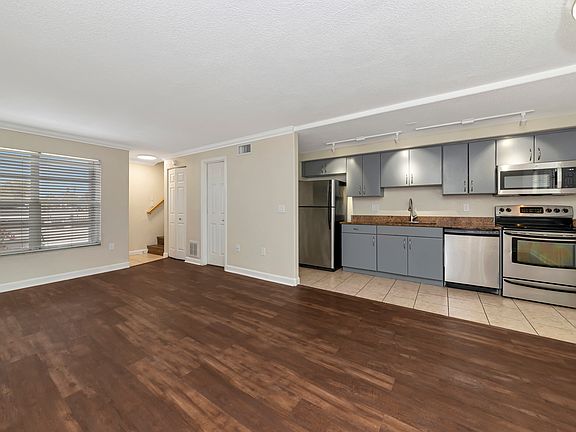 5th image of 960 Highland St APT B2