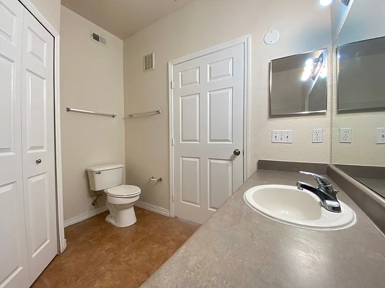 6025 Westgate Dr #2512 — Photo 16