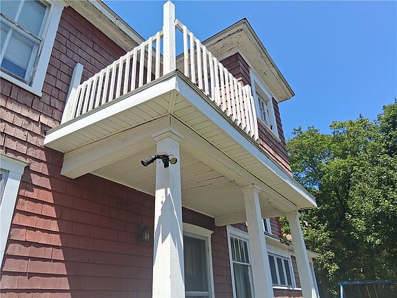 3rd image of 38 Sanford St