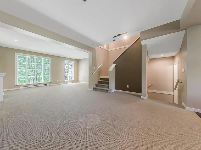 3445 Wilkie Ave #13 — Photo 2