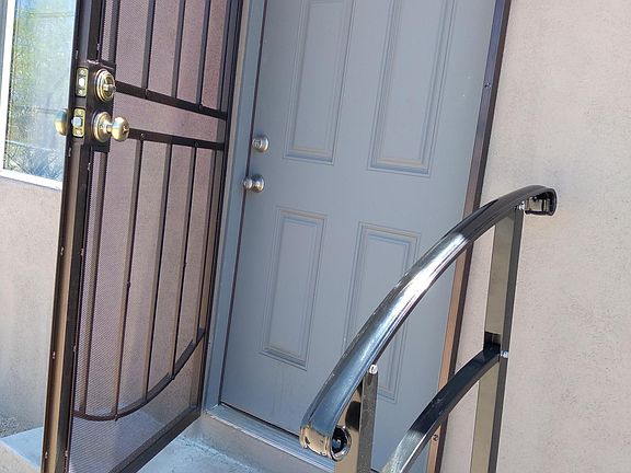 4th image of 1626 N Mohave Ave