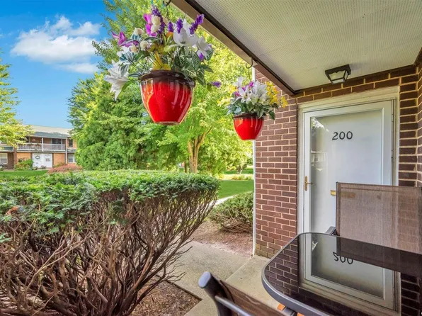 200 Artist Lake Drive #200, Middle Island, NY 11953