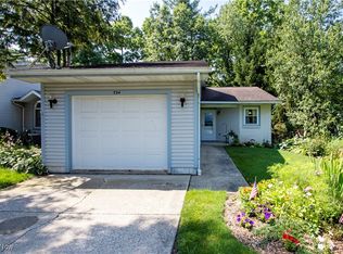 594 Forest Creek Dr, Wooster, OH 44691